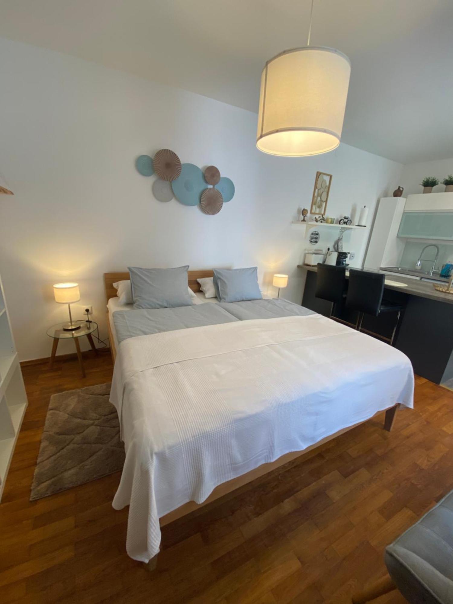Studio Im Wienerwald - Moedling Modling Bagian luar foto