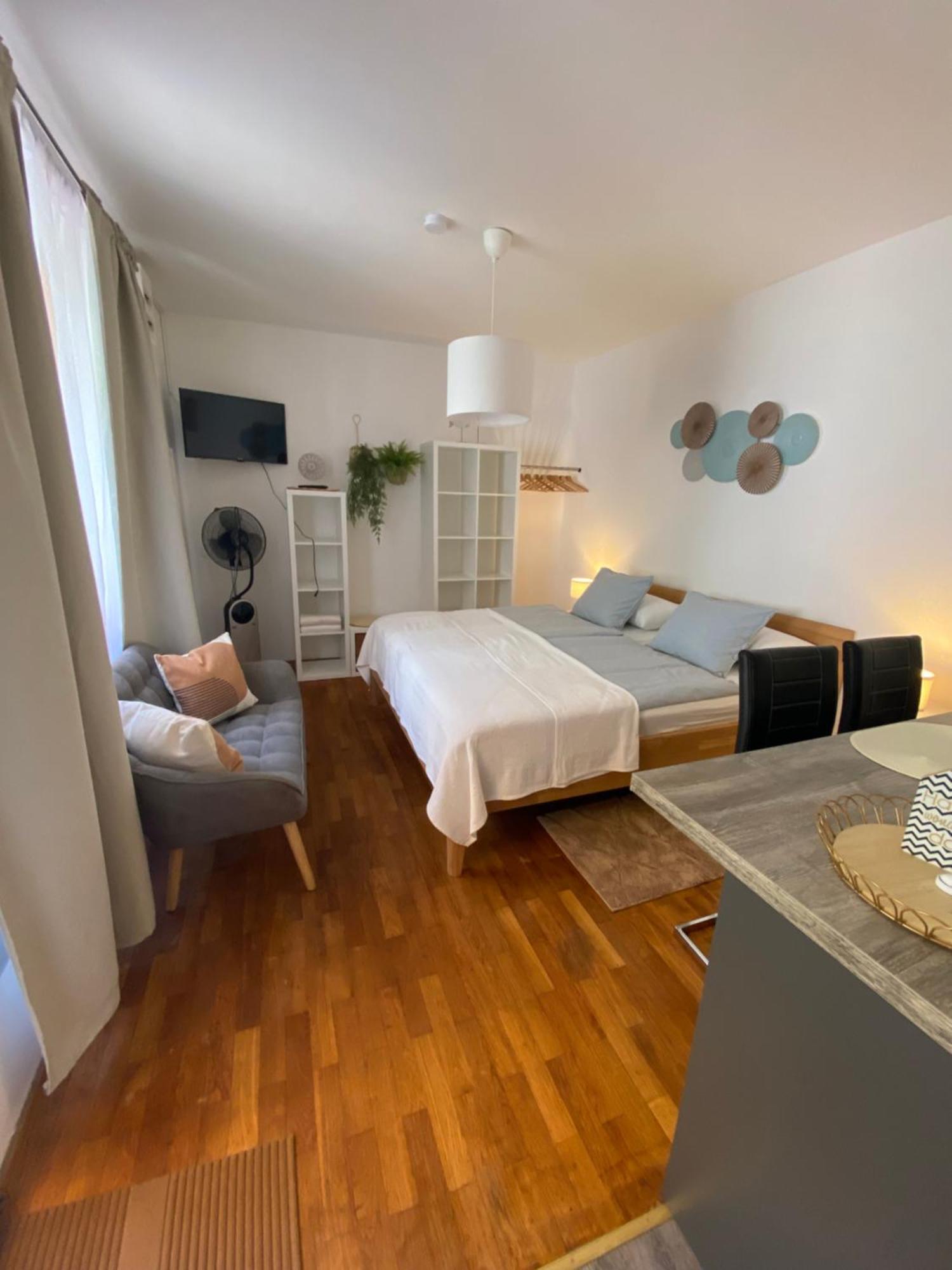 Studio Im Wienerwald - Moedling Modling Bagian luar foto